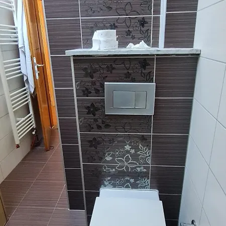 Theater Apartment *